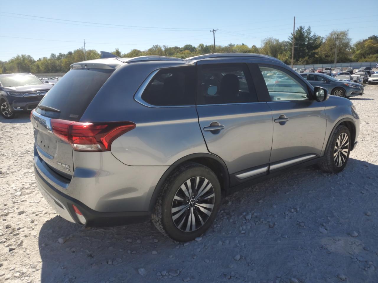 JA4AZ3A38KZ038864 2019 Mitsubishi Outlander Se