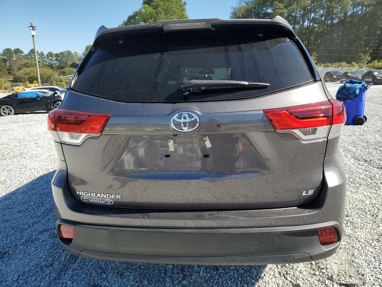 2019 Toyota Highlander Le VIN: 5TDZZRFH0KS317050 Lot: 76343964