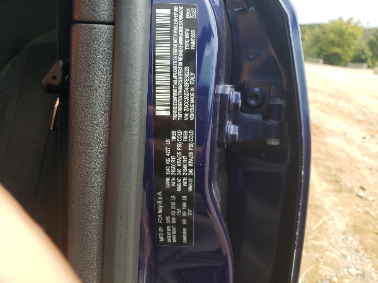 2016 Jeep Renegade - Image 14