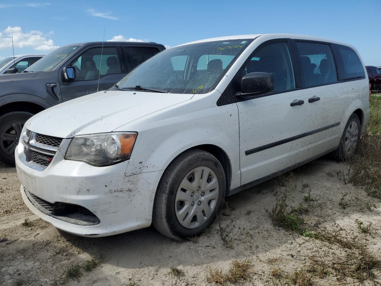 2015 Dodge Caravan - Image 1