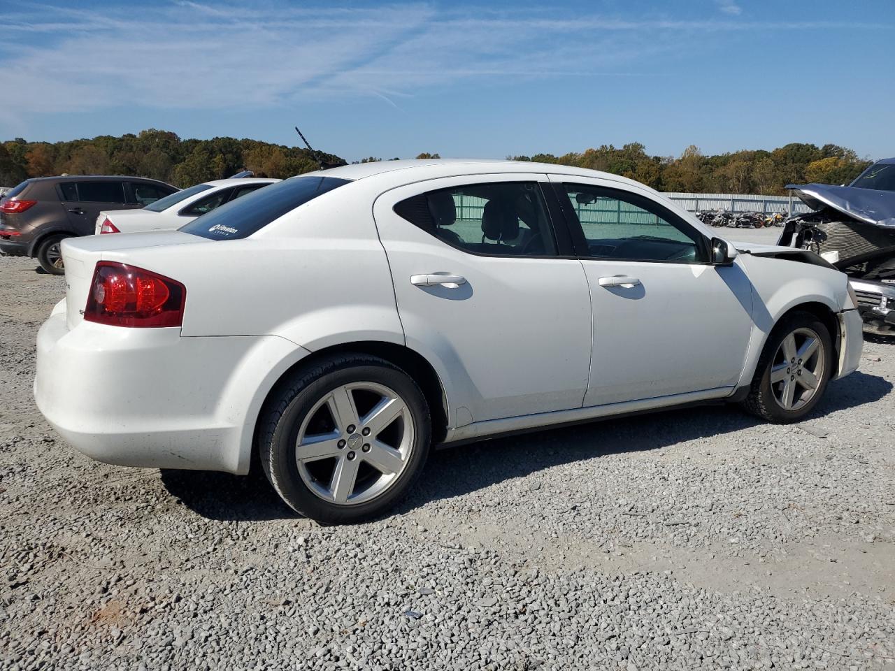2013 Dodge Avenger - Image 3