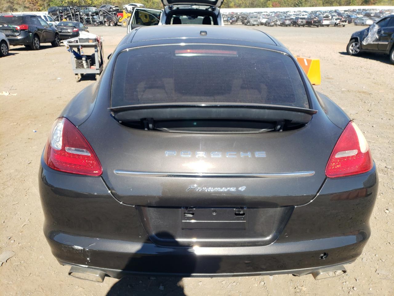 WP0AA2A77BL011796 2011 Porsche Panamera 2