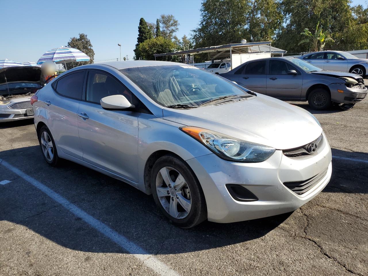 2013 Hyundai Elantra - Image 4
