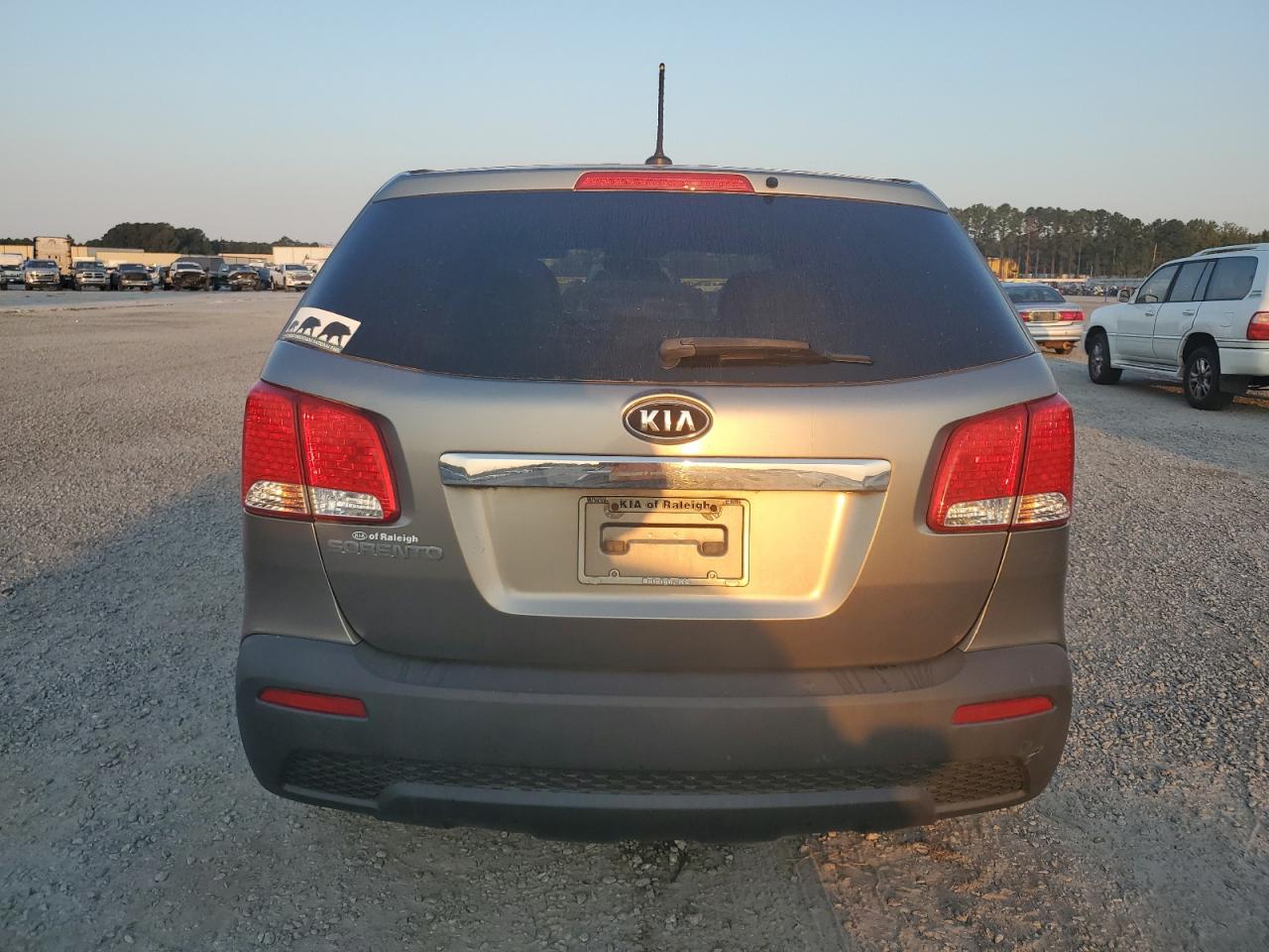 2011 Kia Sorento Base VIN: 5XYKT3A18BG022267 Lot: 75018094