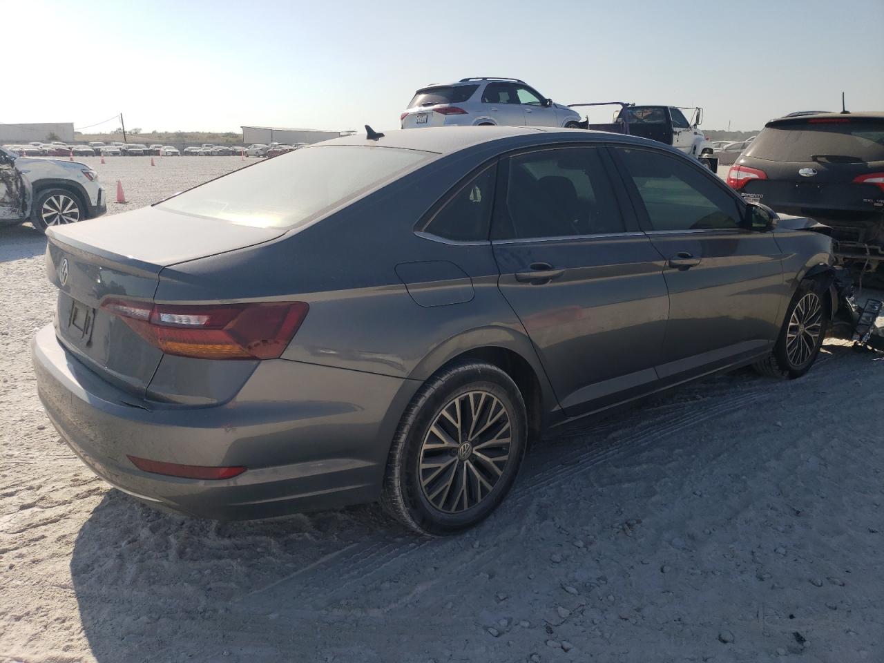 2019 Volkswagen Jetta - Image 3
