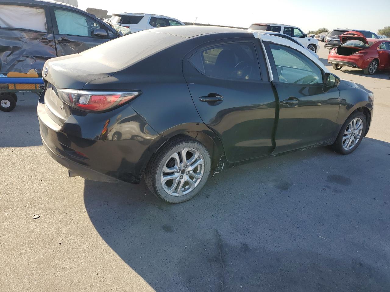 VIN 3MYDLBYV9HY182045 2017 TOYOTA YARIS no.3