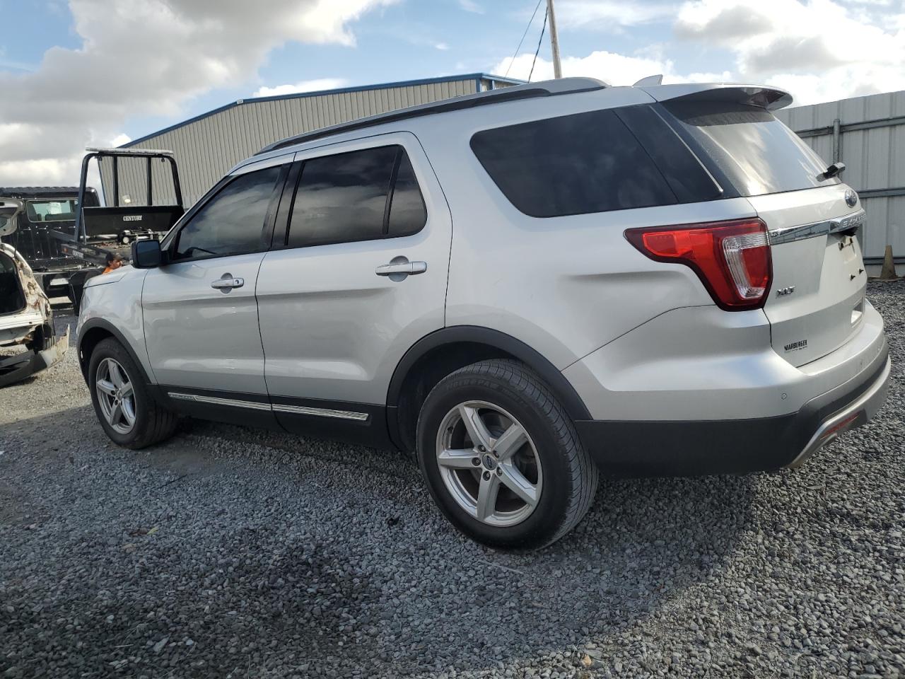 2017 Ford Explorer - Image 2