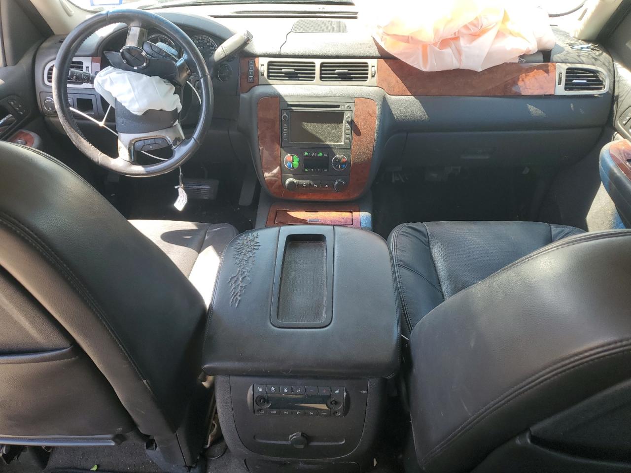 2009 Chevrolet Suburban - Image 8