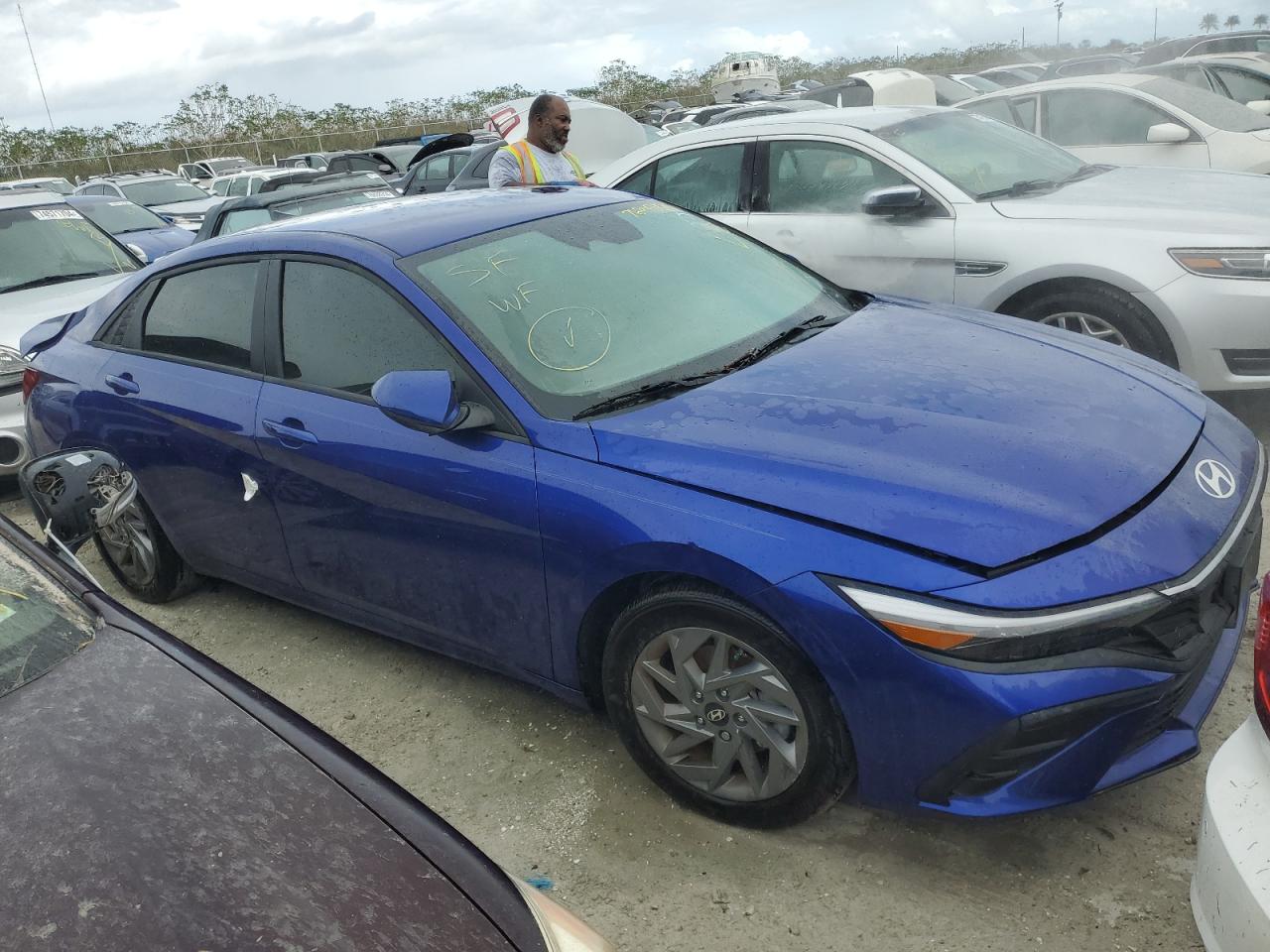 2024 Hyundai Elantra - Image 4