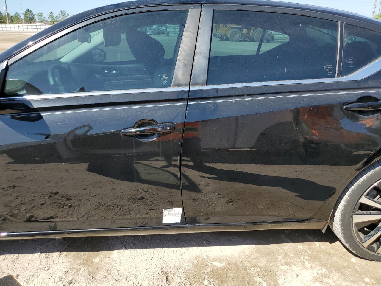 2019 Nissan Altima - Image 12