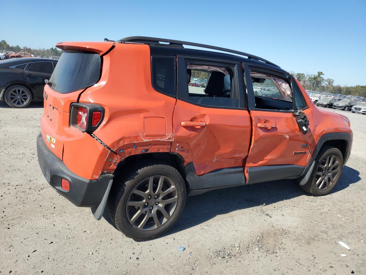 VIN ZACCJBBT5GPE03604 2016 JEEP RENEGADE no.3