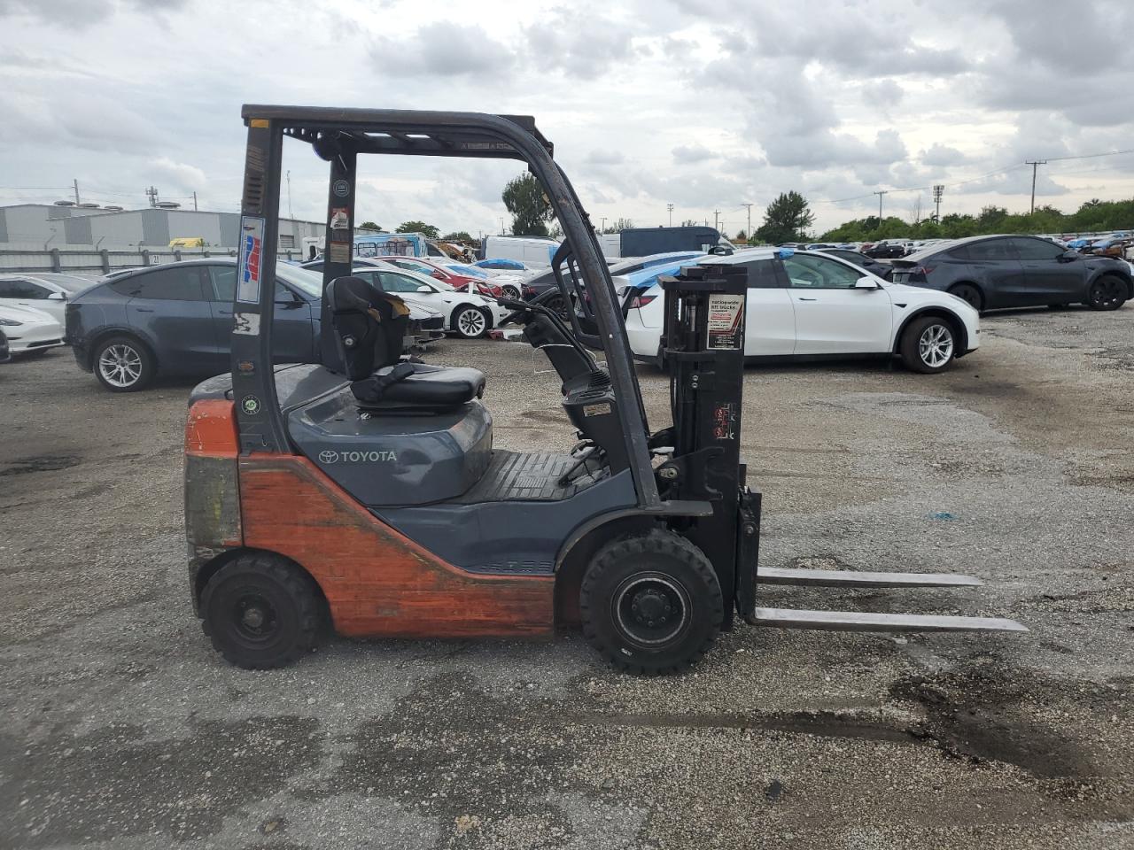 2015 Toyota Forklift VIN: M1AF30 Lot: 77689174