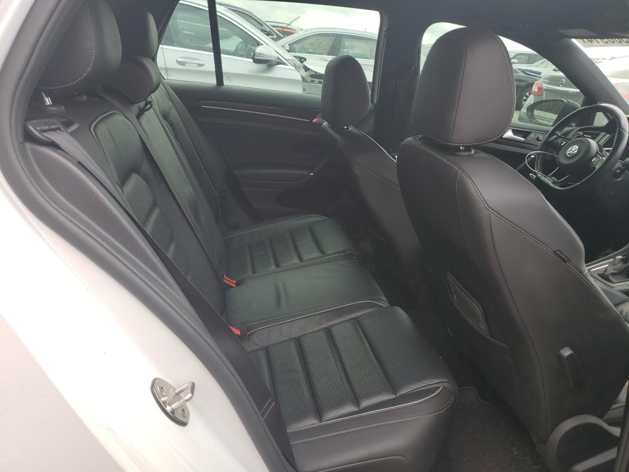 2018 Volkswagen Golf - Image 10