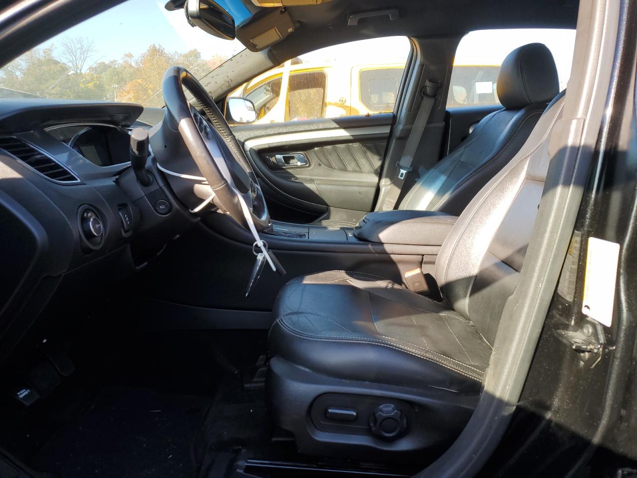 2015 Ford Taurus - Image 7
