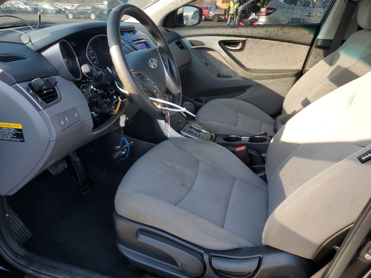 2013 Hyundai Elantra - Image 7