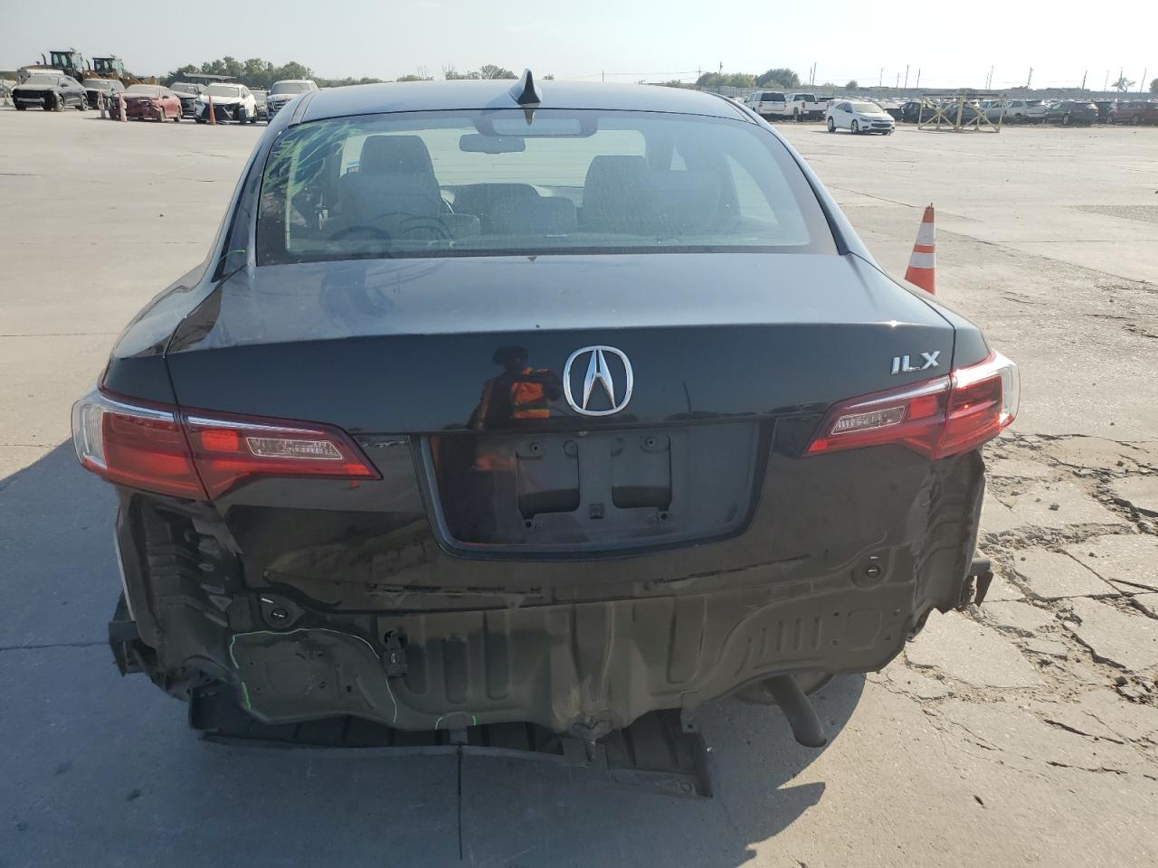 19UDE2F79JA006816 2018 Acura Ilx Premium