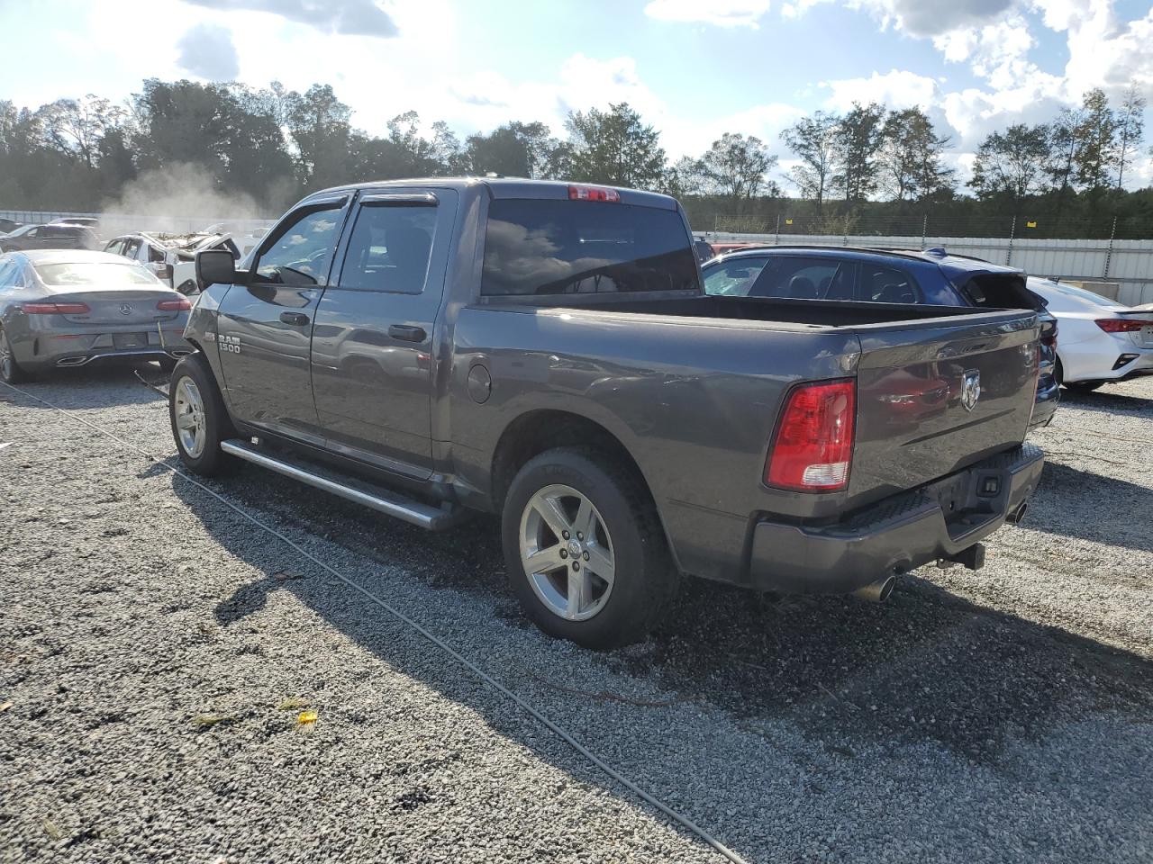 2015 RAM 1500 - Image 2