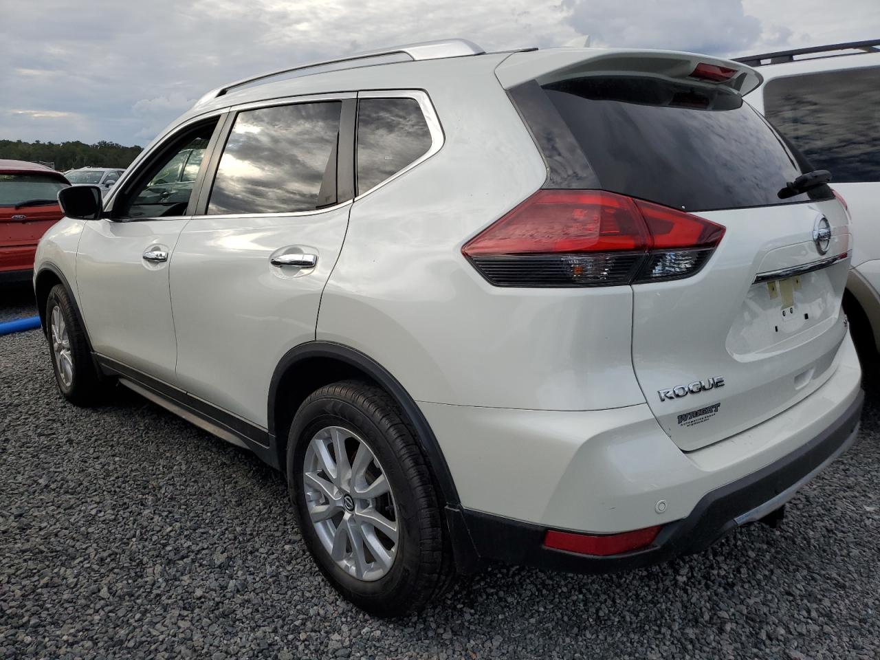 2020 Nissan Rogue - Image 2