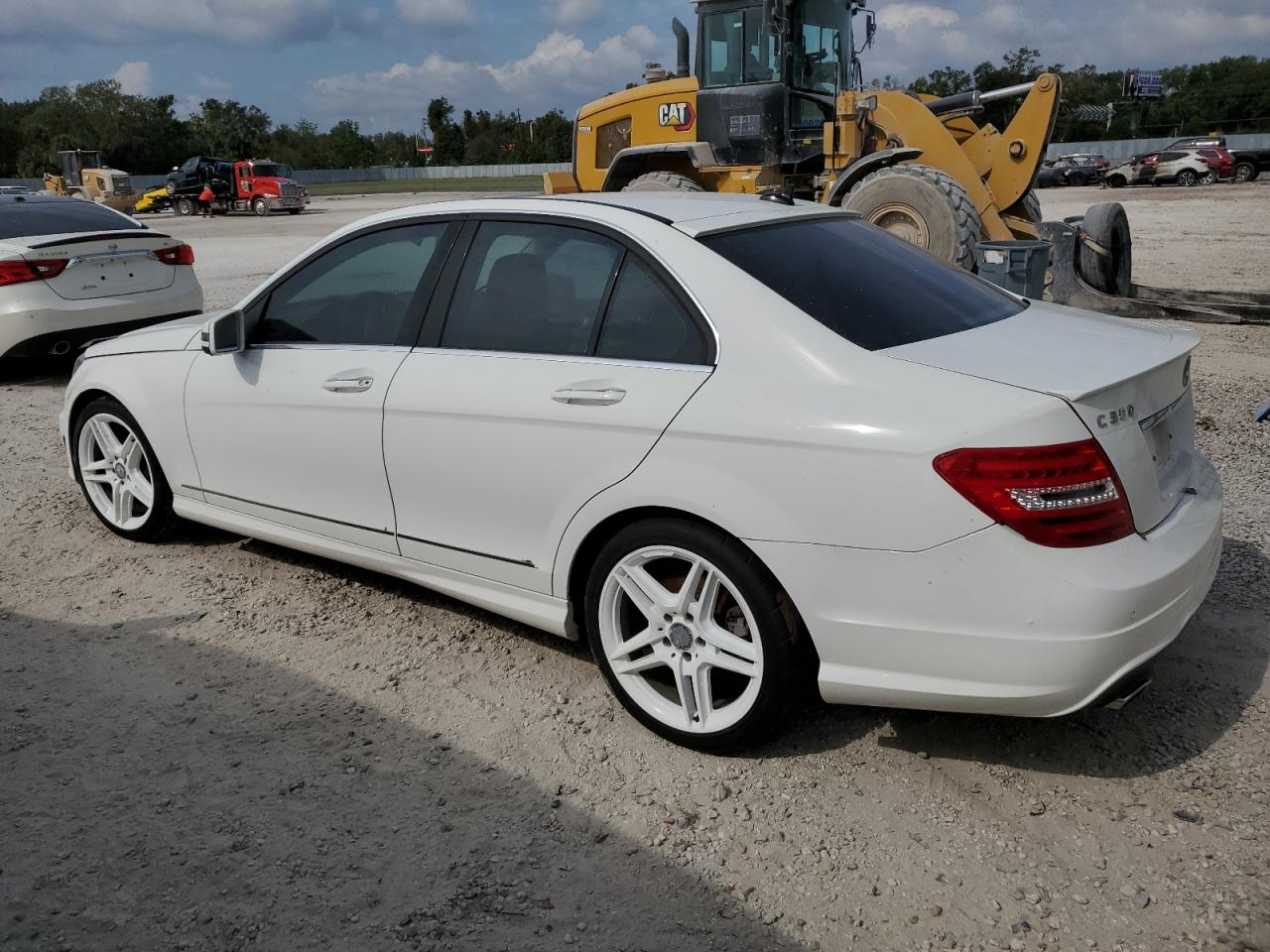 VIN WDDGF5HB3DR249898 2013 MERCEDES-BENZ C-CLASS no.2