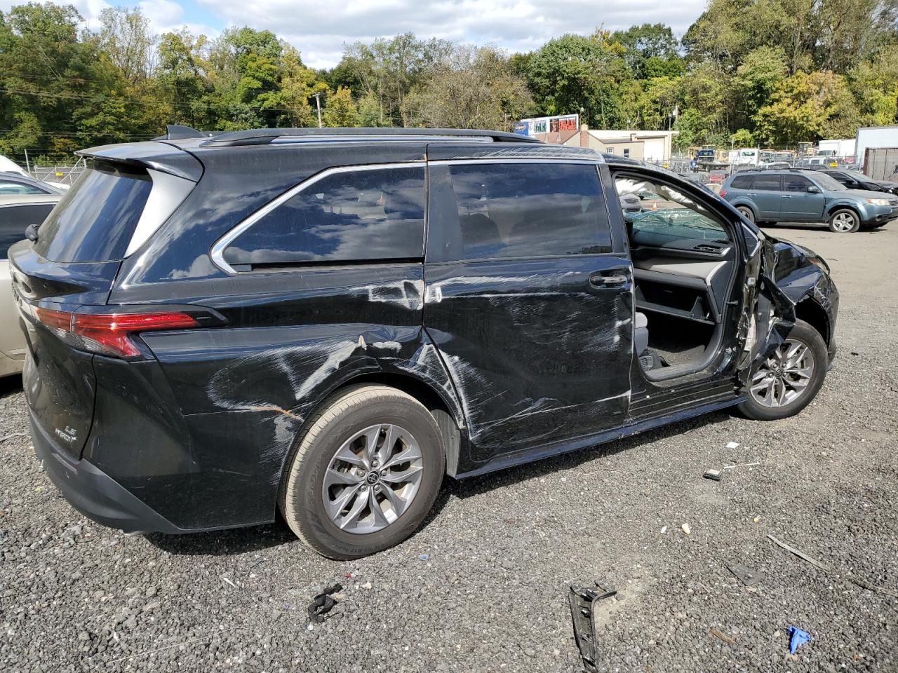 5TDKRKEC1MS061227 2021 Toyota Sienna Le