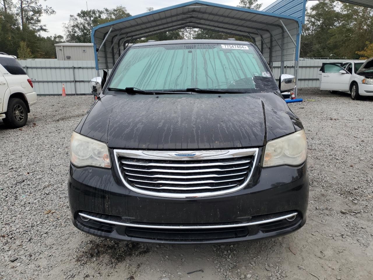 2014 Chrysler Town & Country - Image 5