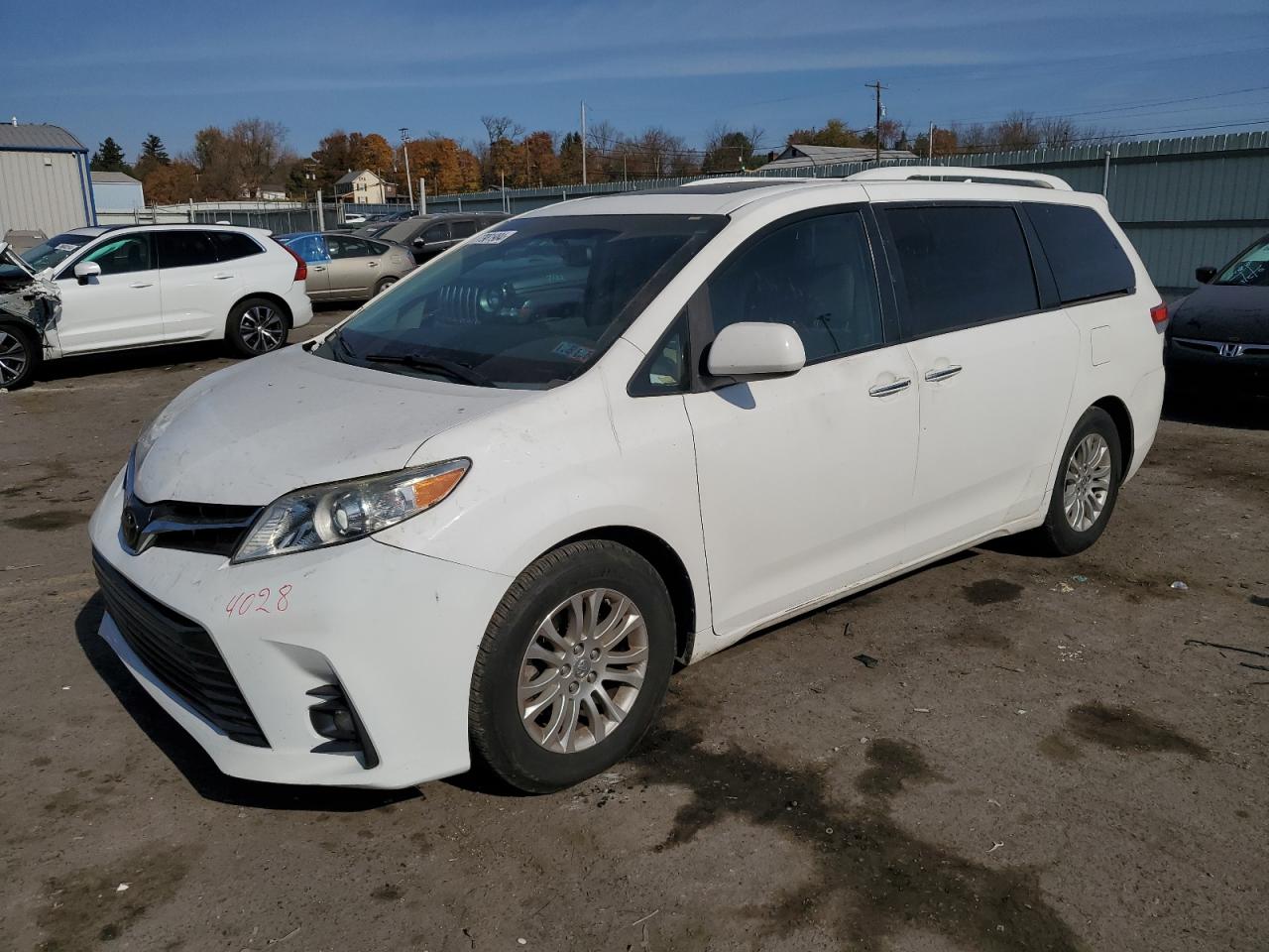 2011 Toyota Sienna - Image 1