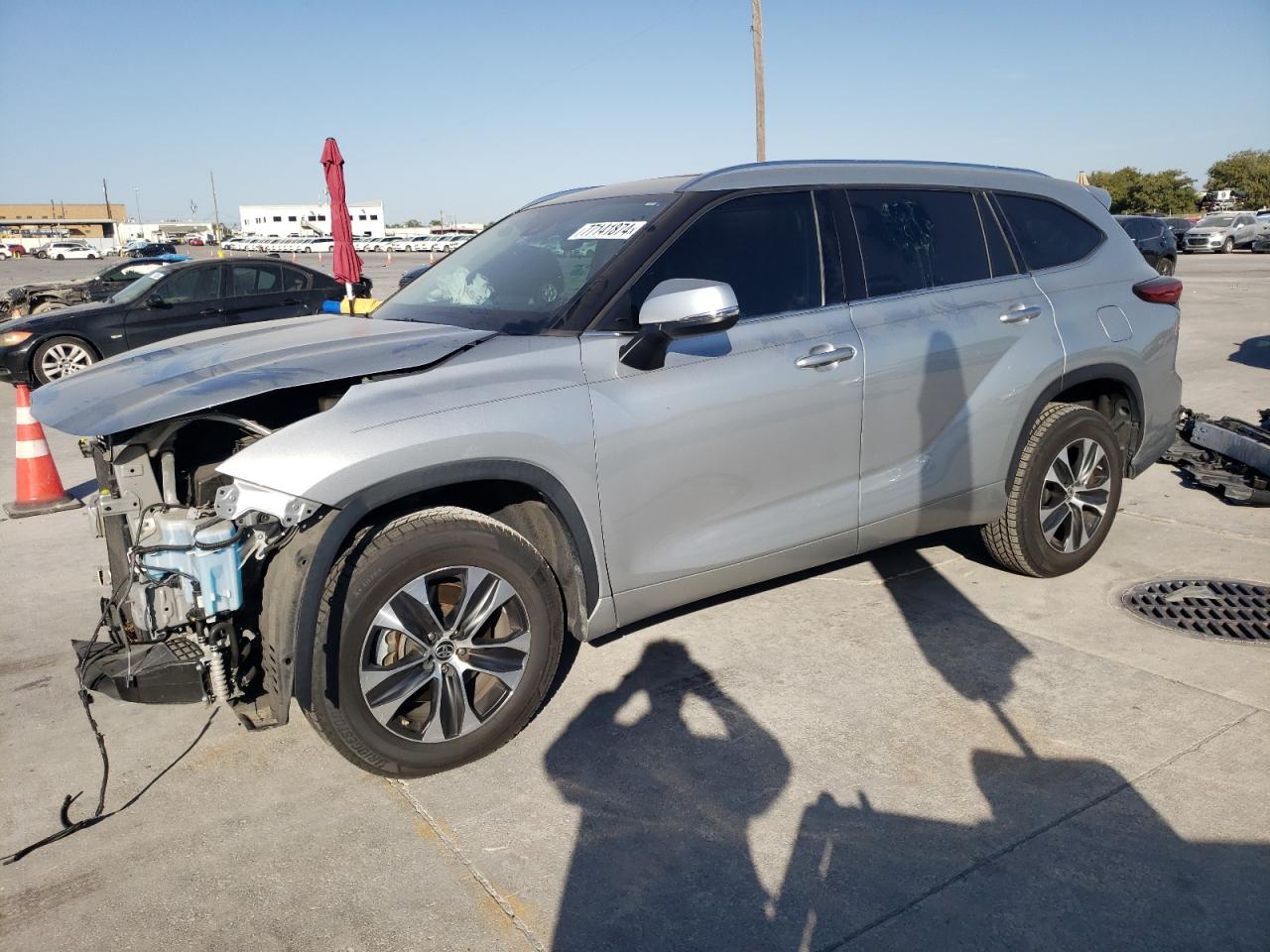 2020 Toyota Highlander - Image 1