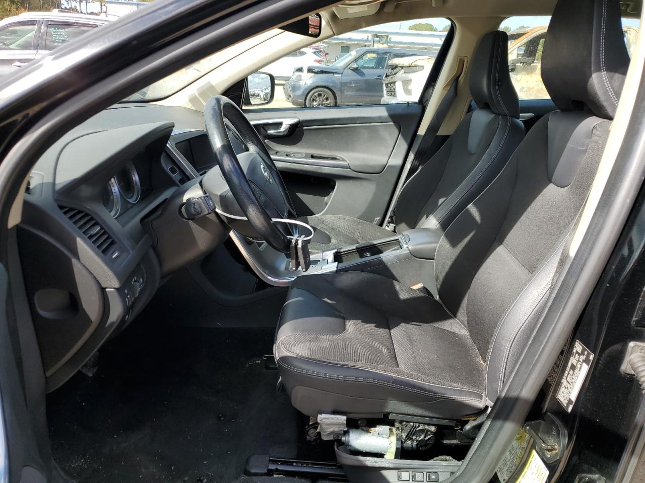 2018 Volvo XC60 - Image 7