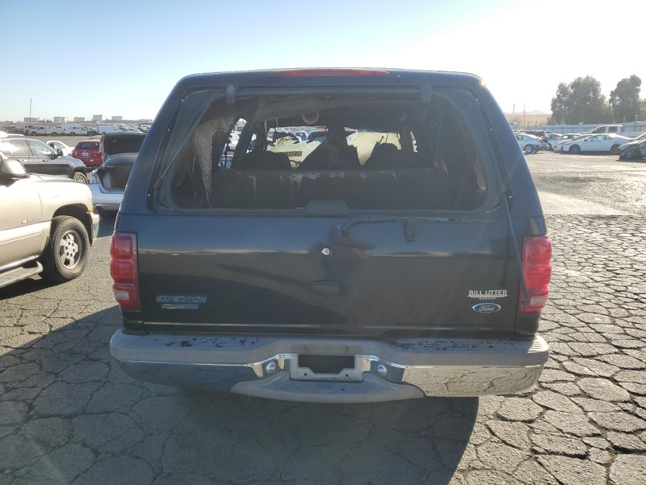 2002 Ford Expedition Eddie Bauer VIN: 1FMRU17L22LA72185 Lot: 76717084