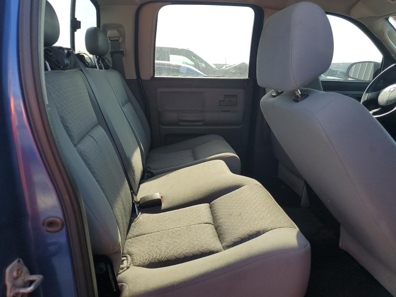 2008 Dodge Dakota - Image 11