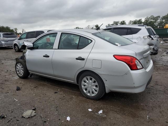  NISSAN VERSA 2018 Серебристый