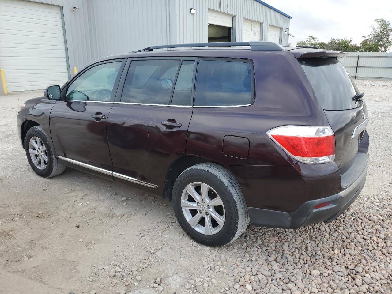 2011 Toyota Highlander - Image 2