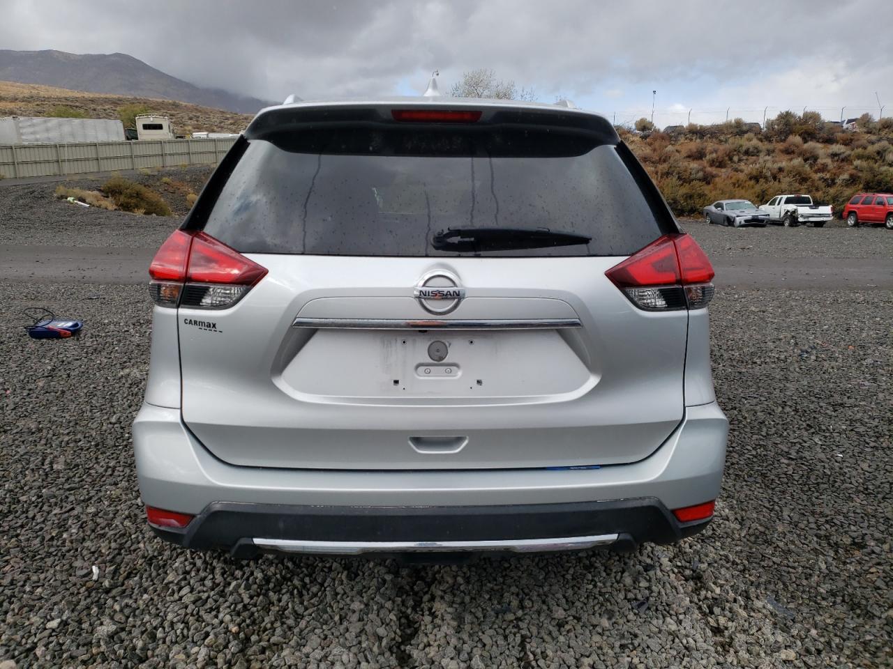 2017 Nissan Rogue S VIN: JN8AT2MT6HW152065 Lot: 79769534