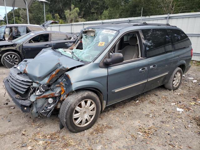 2005 Chrysler Town & Country Touring