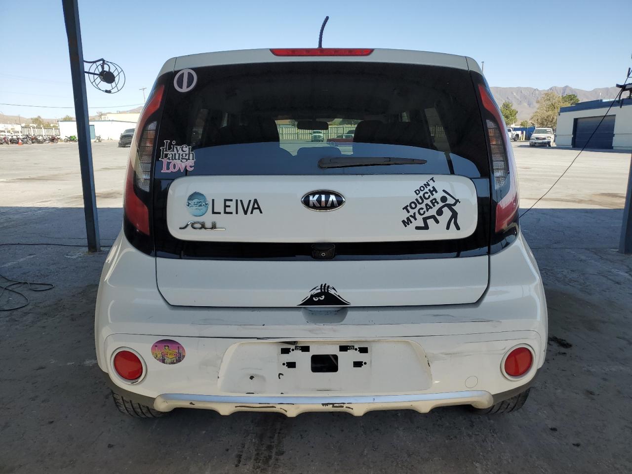 KNDJP3A58J7511055 2018 Kia Soul +