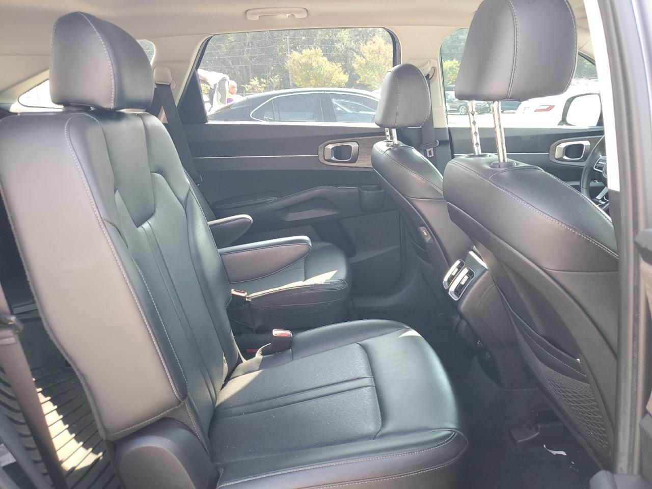 2021 Kia Sorento - Image 10