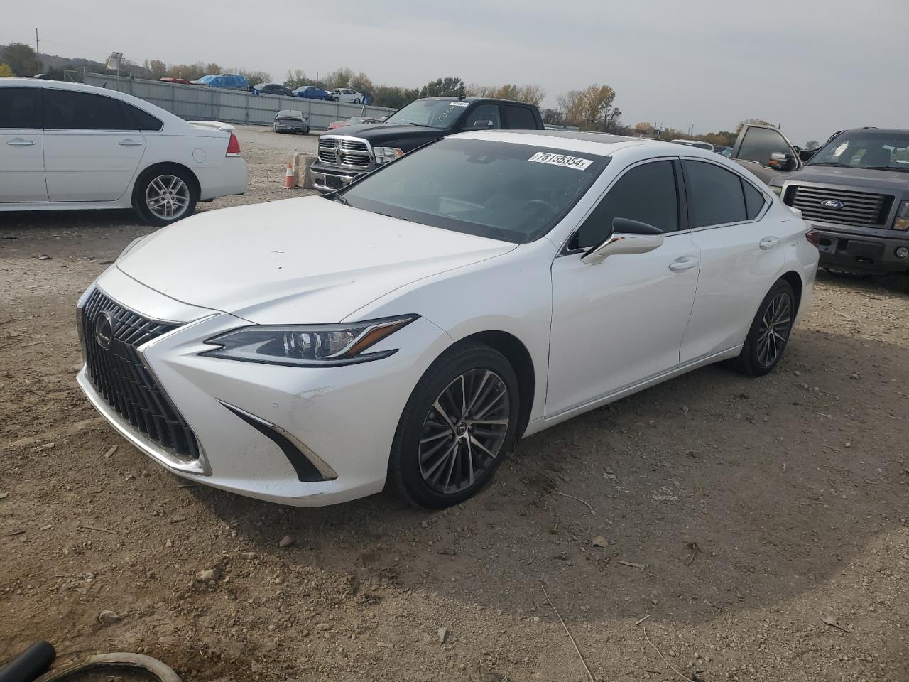 2022 Lexus ES - Image 1