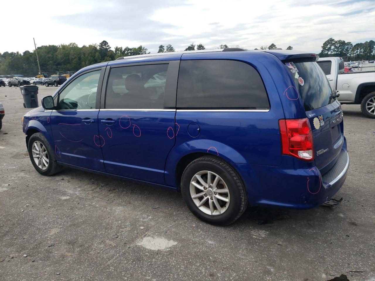 2020 Dodge Caravan - Image 2