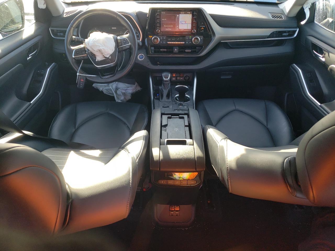 2021 Toyota Highlander - Image 8