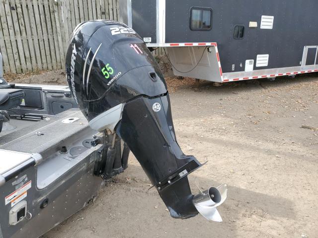 2016 LUND BOAT
