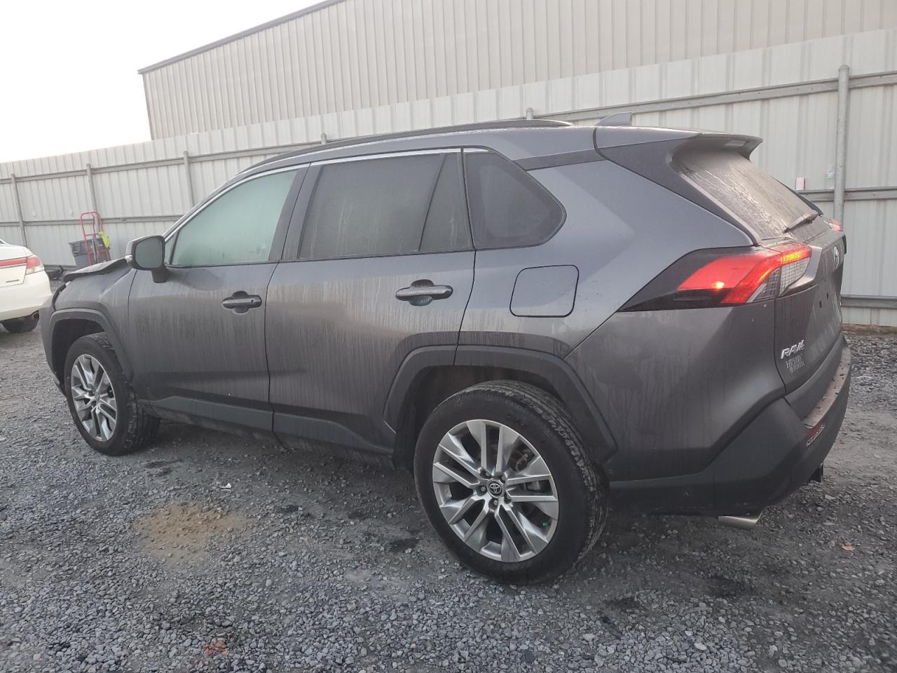 2022 Toyota RAV 4 - Image 2