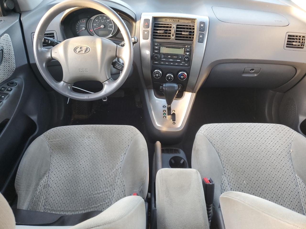 2005 Hyundai Tucson - Image 8