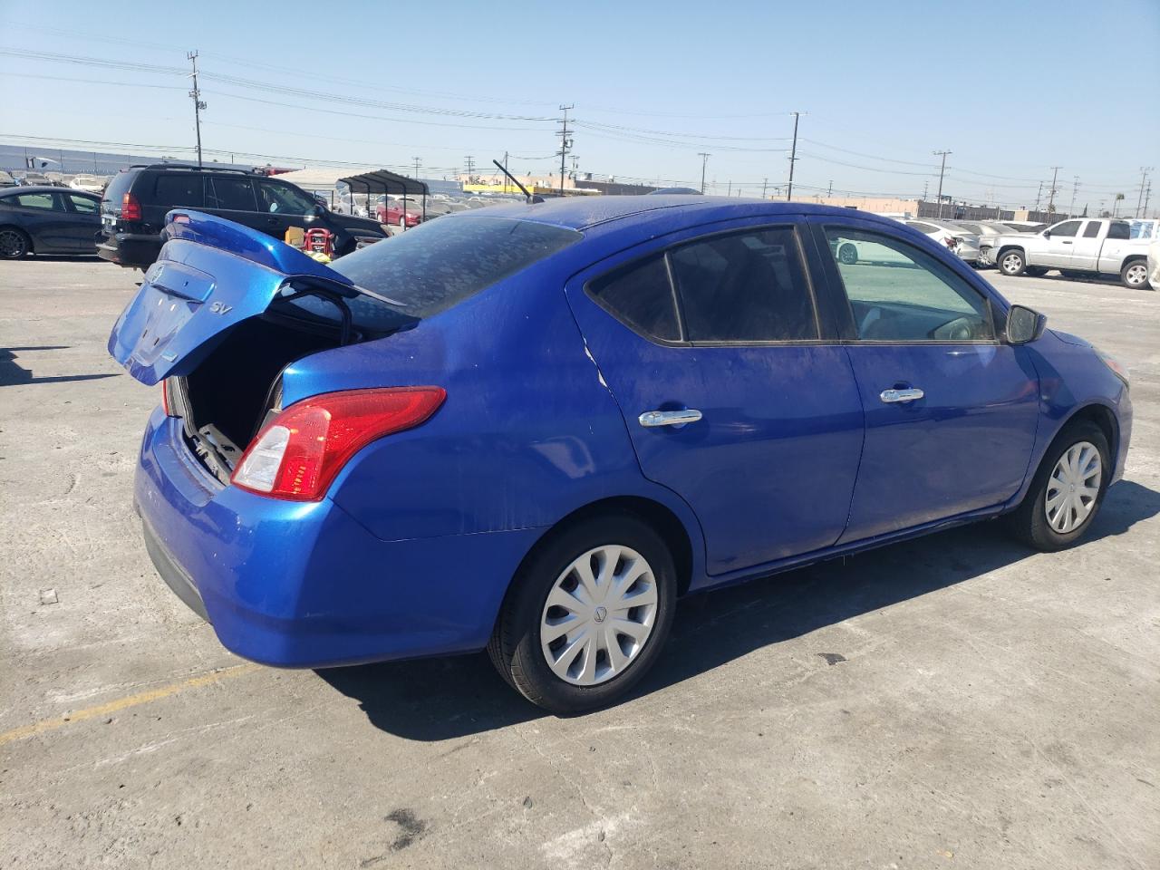 2015 Nissan Versa - Image 3