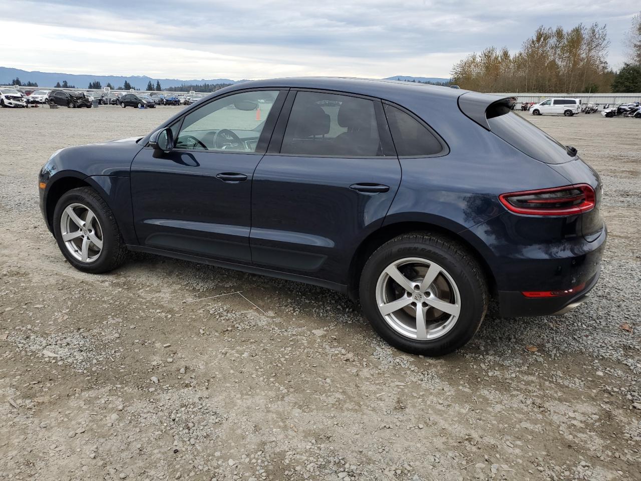 VIN WP1AA2A55JLB03985 2018 PORSCHE MACAN no.2