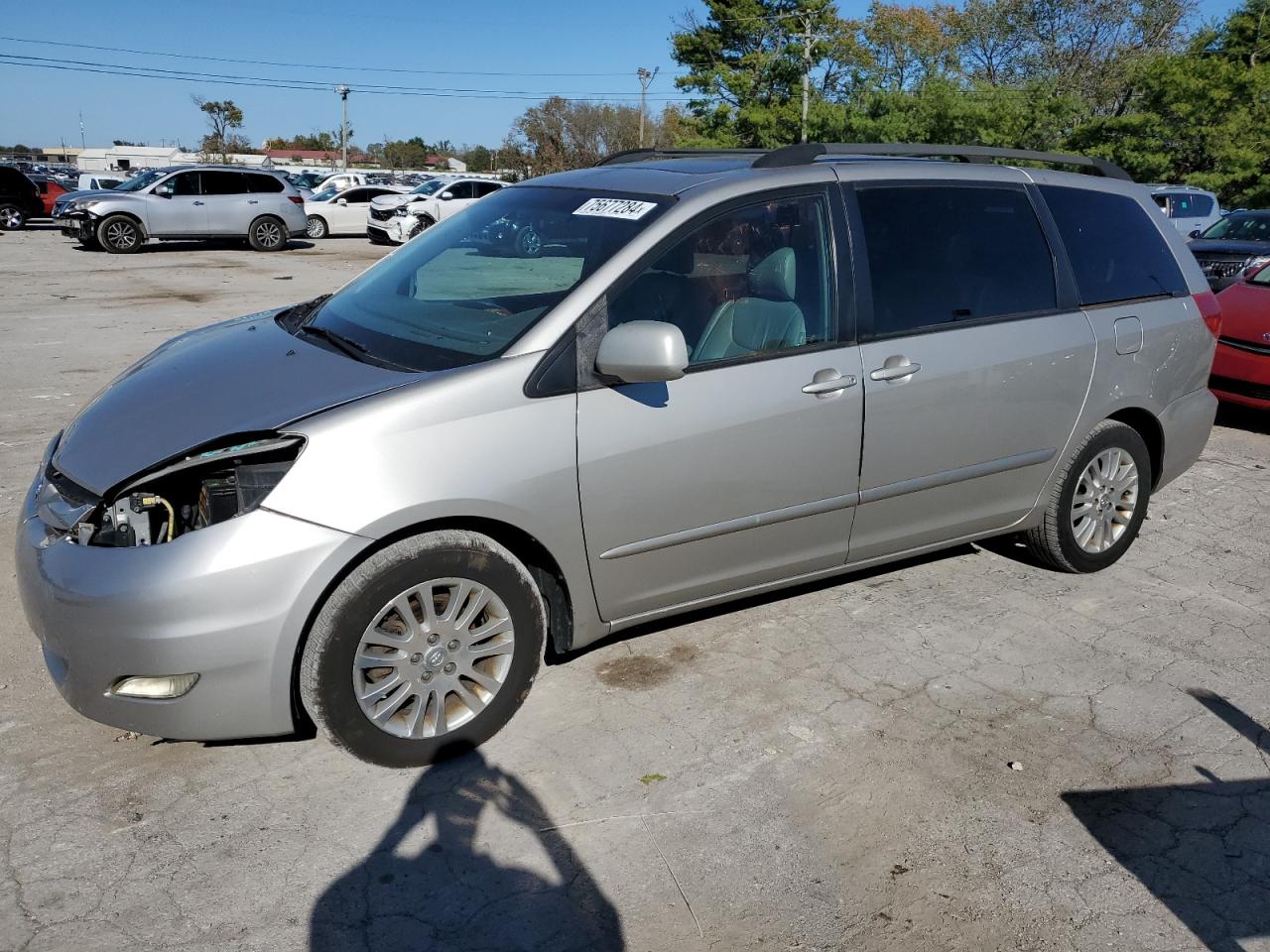 2007 Toyota Sienna - Image 1