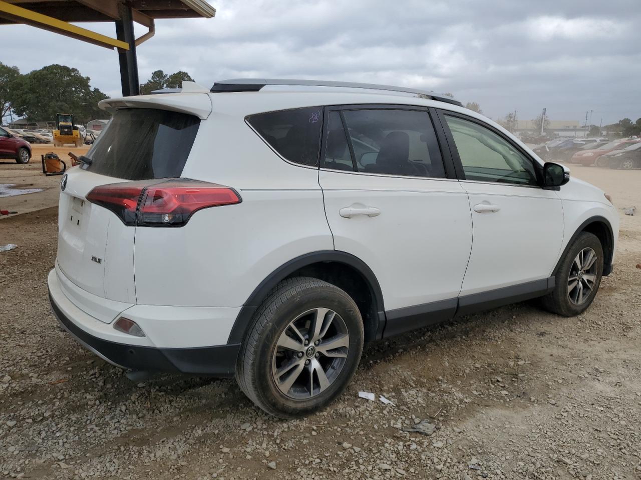 VIN JTMWFREV7JD122317 2018 TOYOTA RAV4 no.3