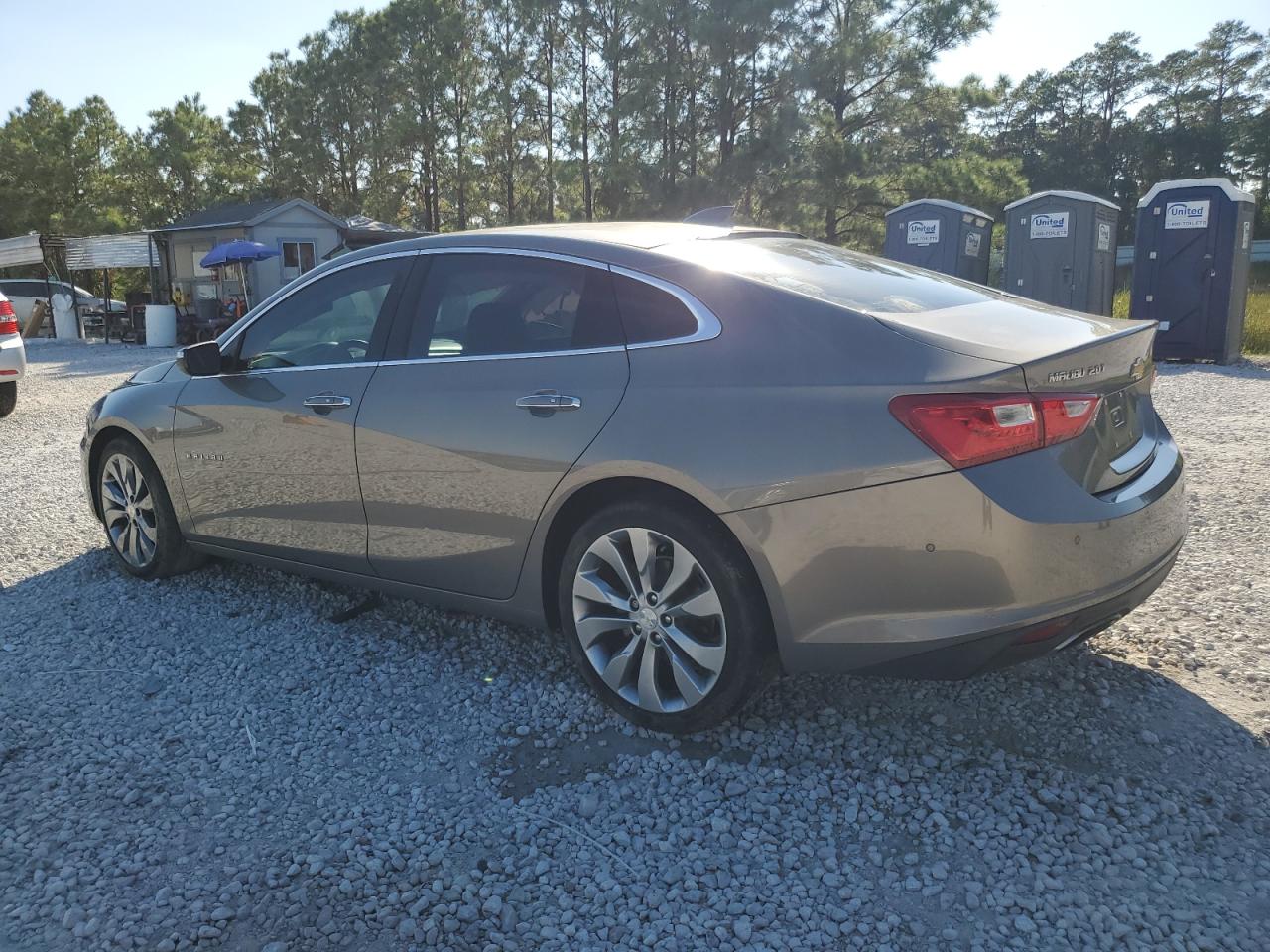 2018 Chevrolet Malibu - Image 2