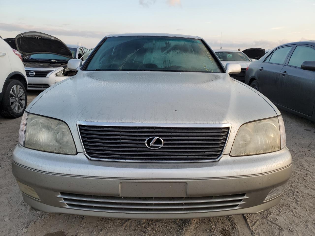 2000 Lexus LS - Image 5