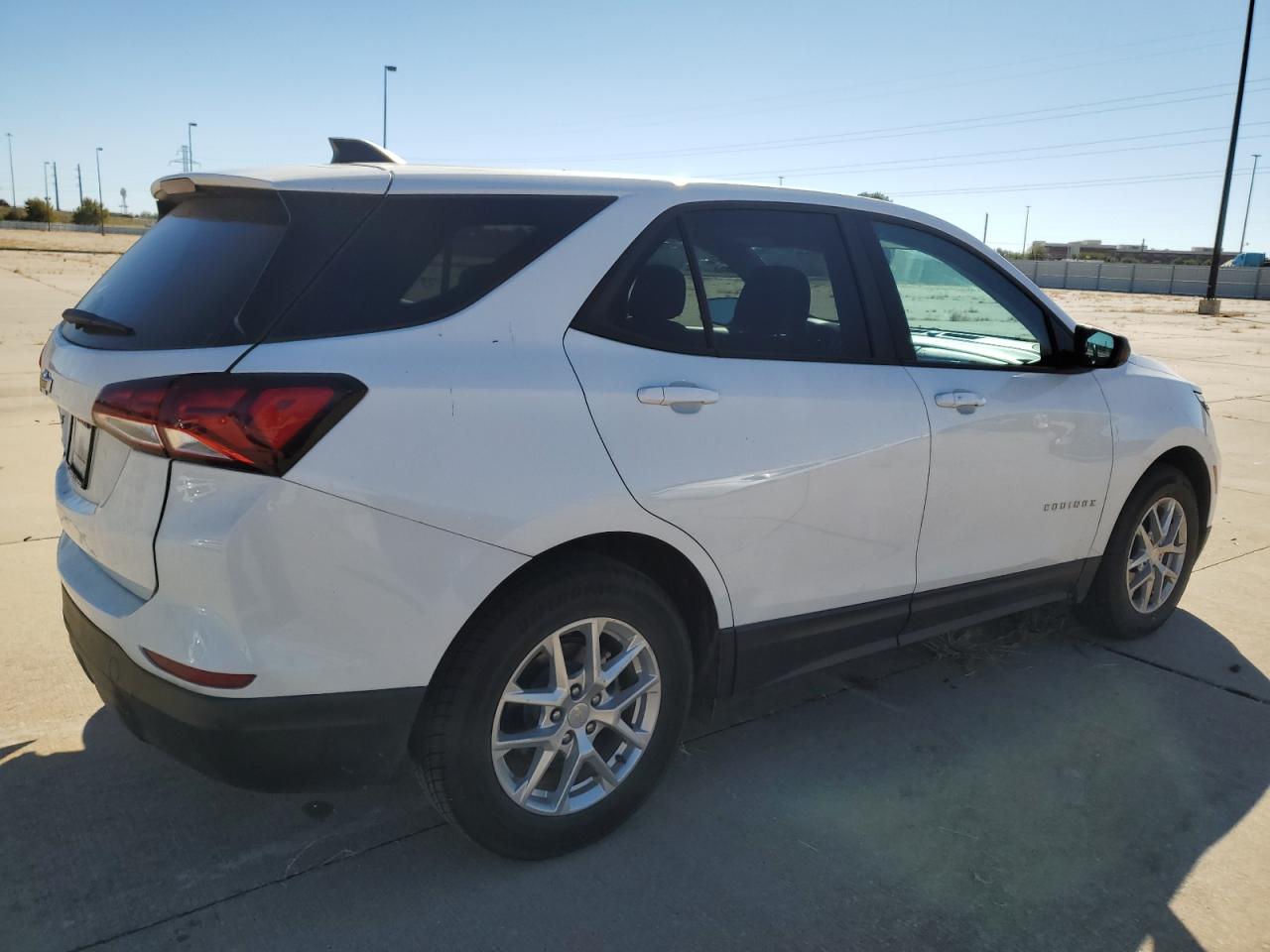 2022 Chevrolet Equinox - Image 3