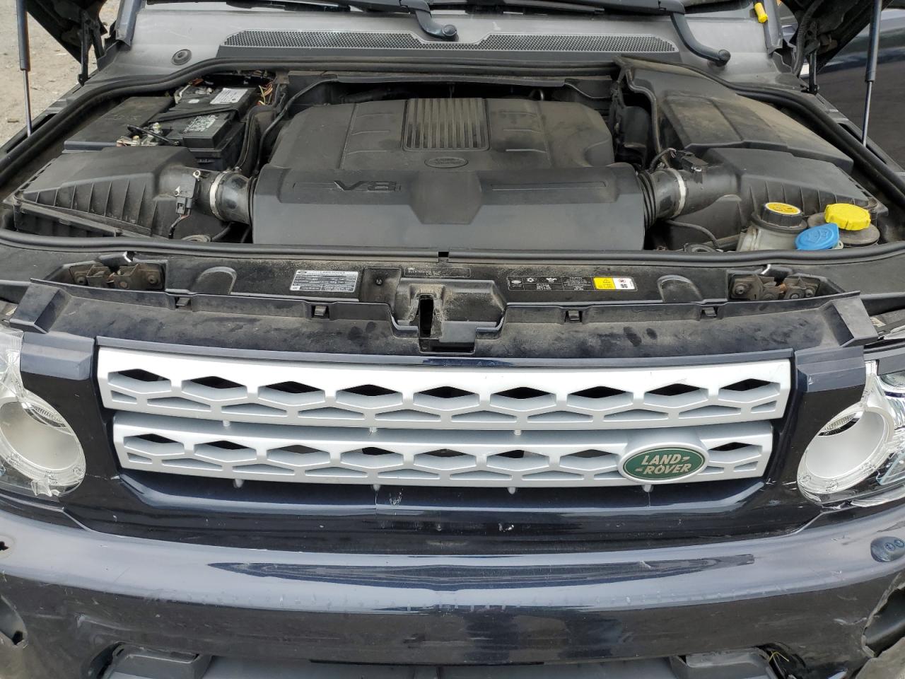 2012 Land Rover LR4 - Image 14